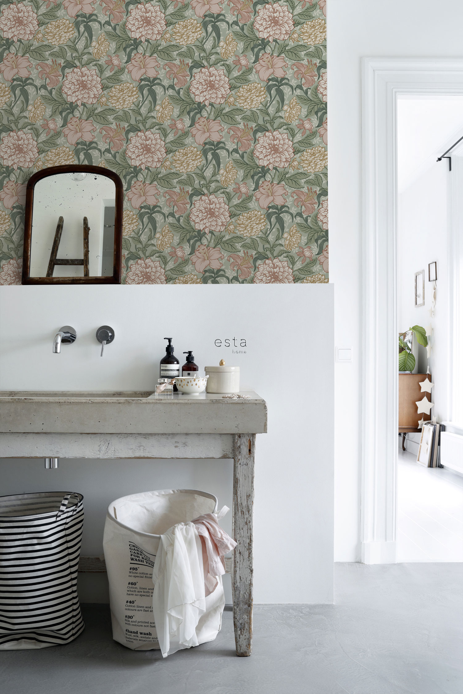 Zelená vliesová tapeta s kvetinami, 139378, Vintage Flowers, Esta Home