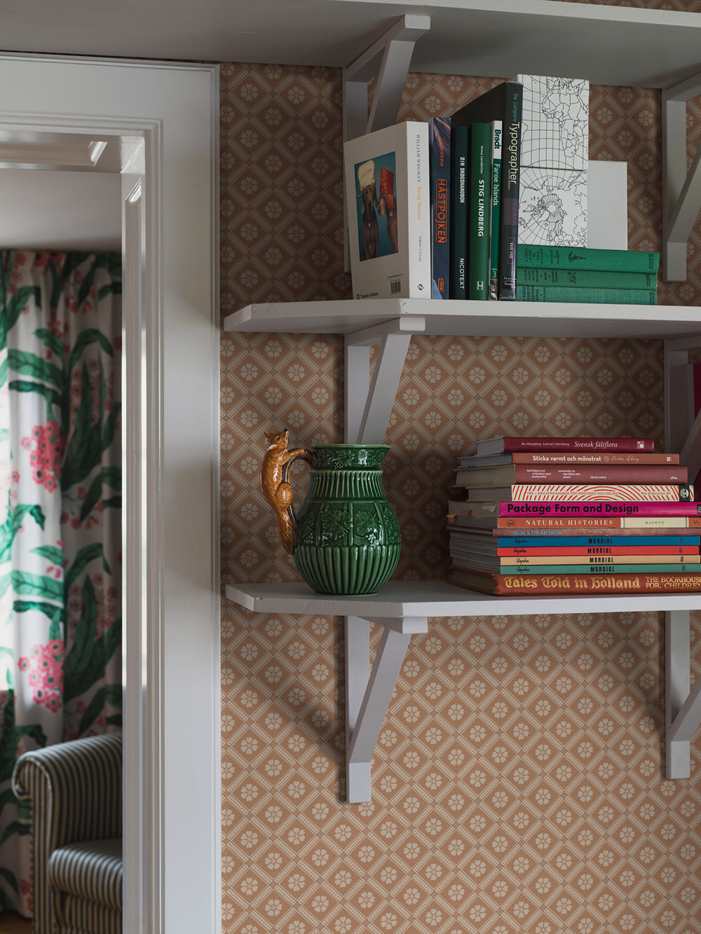 Tapeta na stenu, hnedo-červená, kvety, 4819, New Heritage, Borastapeter