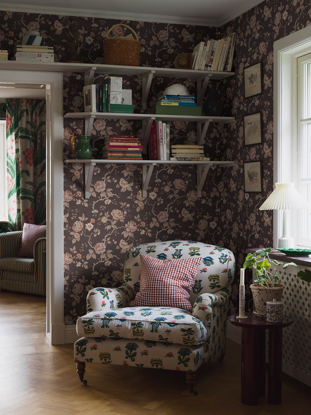 Tapeta na stenu, hnedá, kvety, 4827, New Heritage, Borastapeter