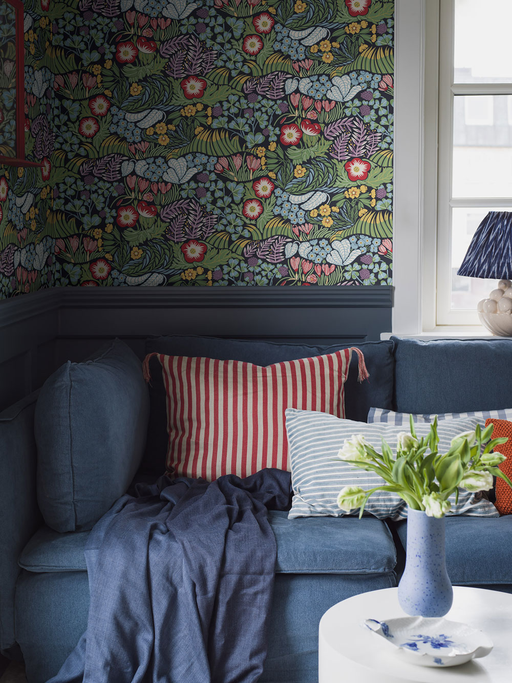 Tapeta na stenu, čierna, kvety, 4842, New Heritage, Borastapeter